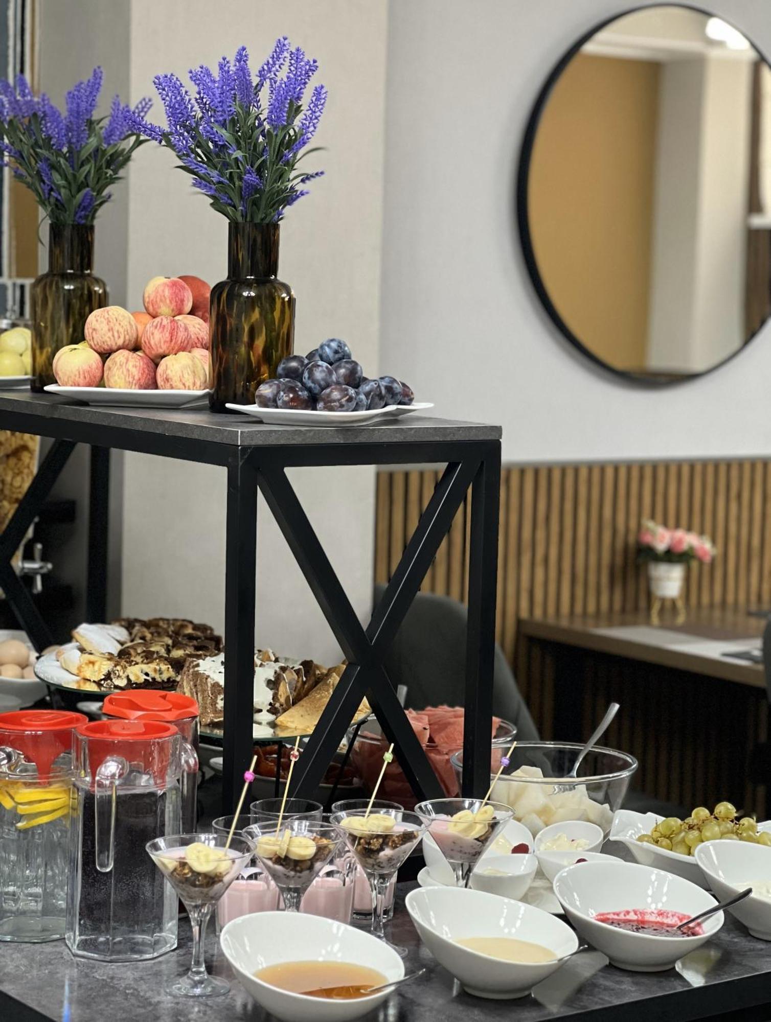 Urban Hotel Bisjkek Eksteriør billede